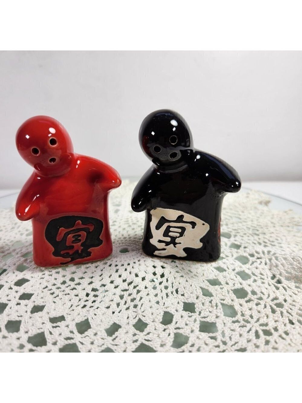Hugging Ghost Salt and Pepper Shakers Red and Black Japanese Print